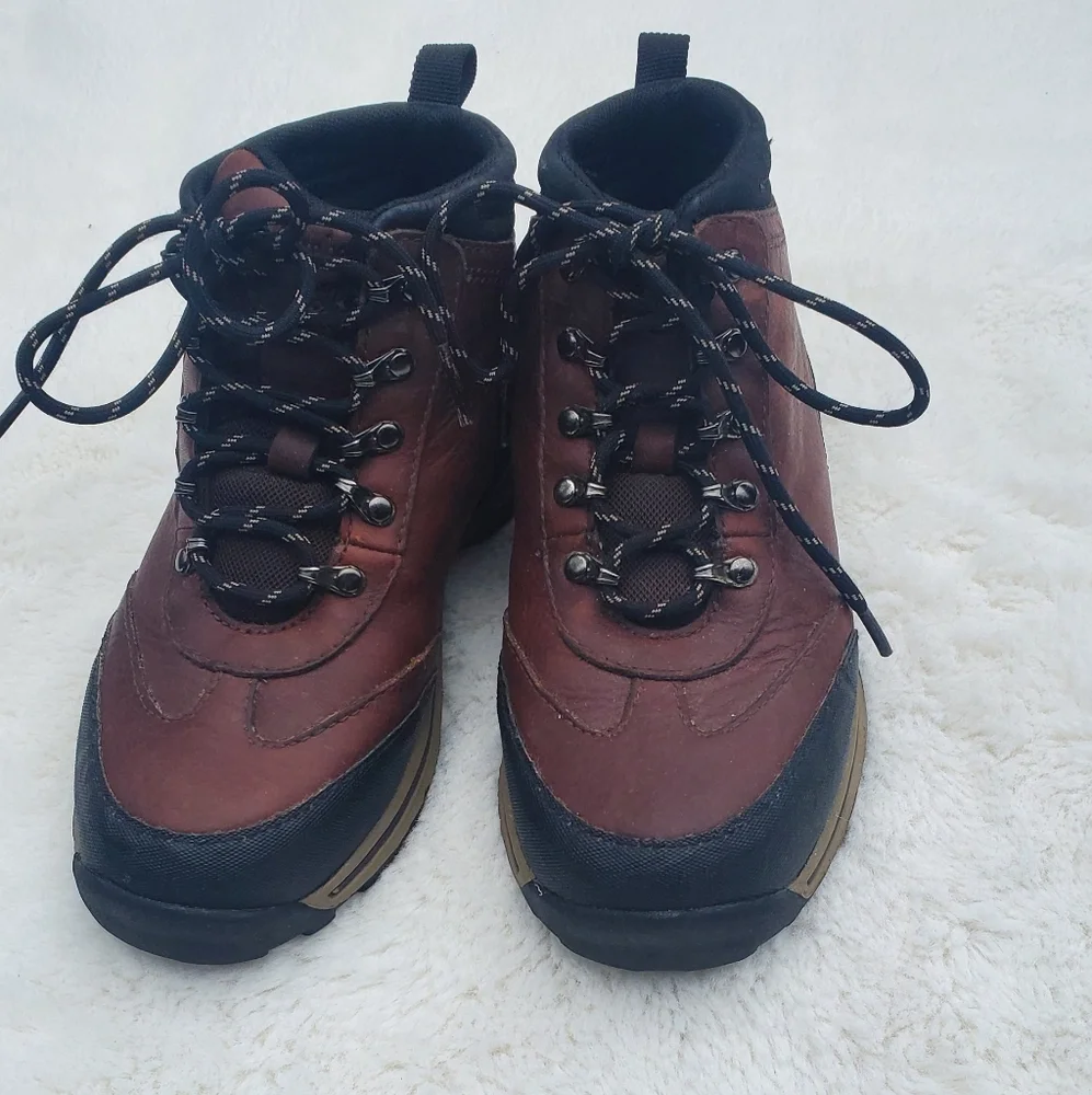 Boys Timberlane Shoes Size 2